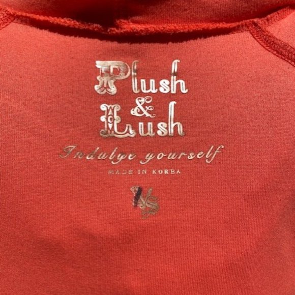 V.S. Hoodie - Picture 3 of 3